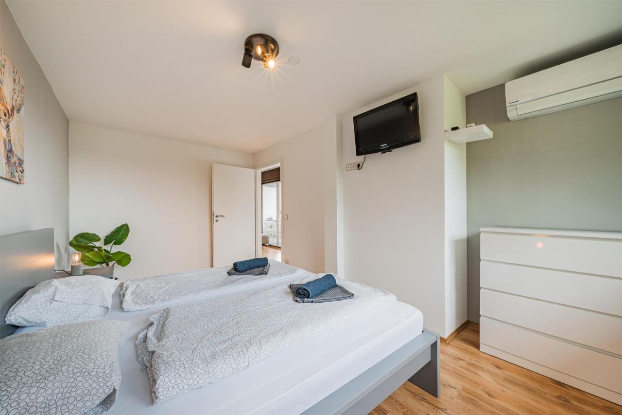 Panorama-Apartments In Unmittelbarer See-Nahe Schiefling am Wörthersee Esterno foto